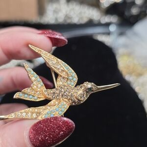 Gold tone arthur pepper rhinestoned hummingbird brooch